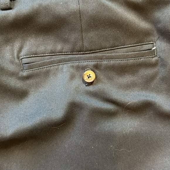 Greg Norman mens double pleat black golf shorts sz 40 - Picture 8 of 8